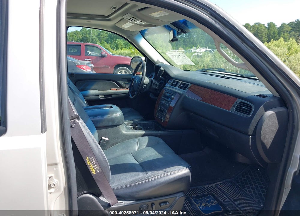 2007 CHEVROLET TAHOE LT VIN: 1GNFK13097R208980