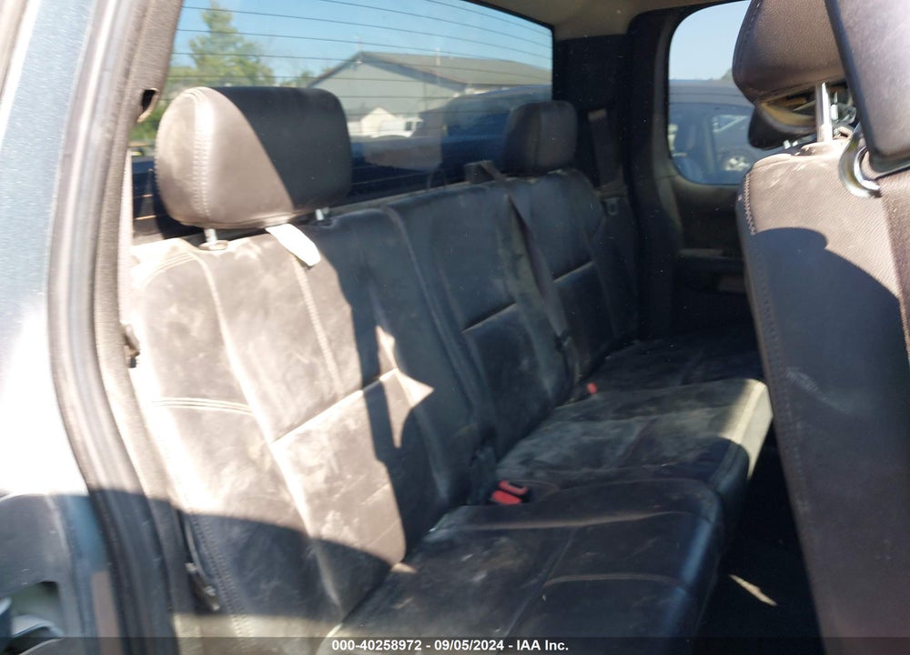 2010 CHEVROLET SILVERADO 1500 LT VIN: 1GCSKSE33AZ292533