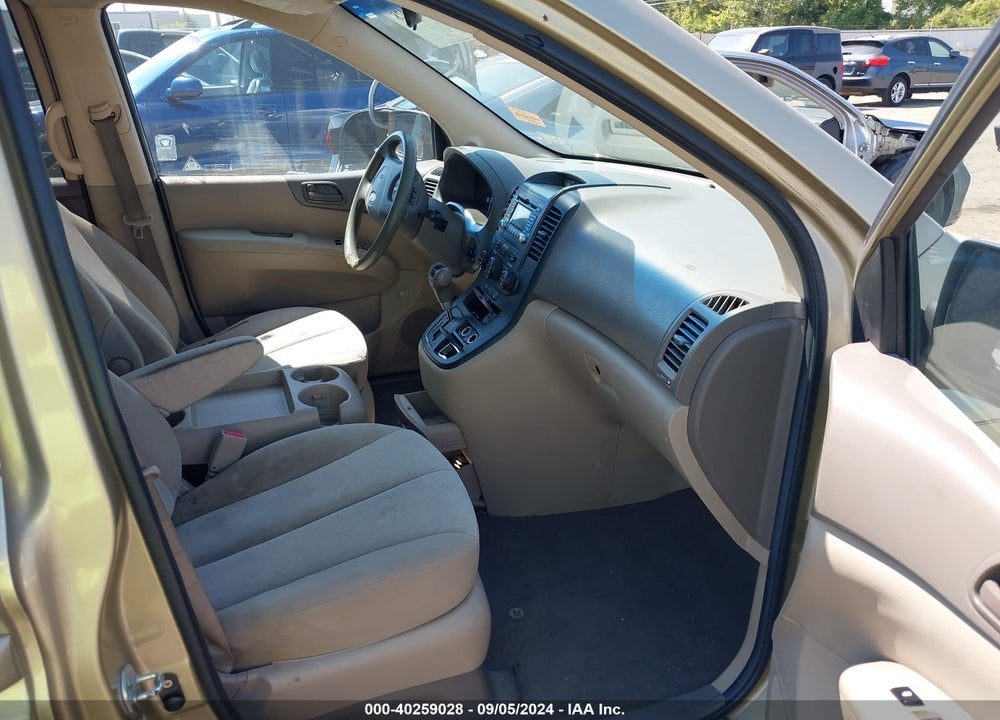 2011 KIA SEDONA LX VIN: KNDMG4C76B6373203