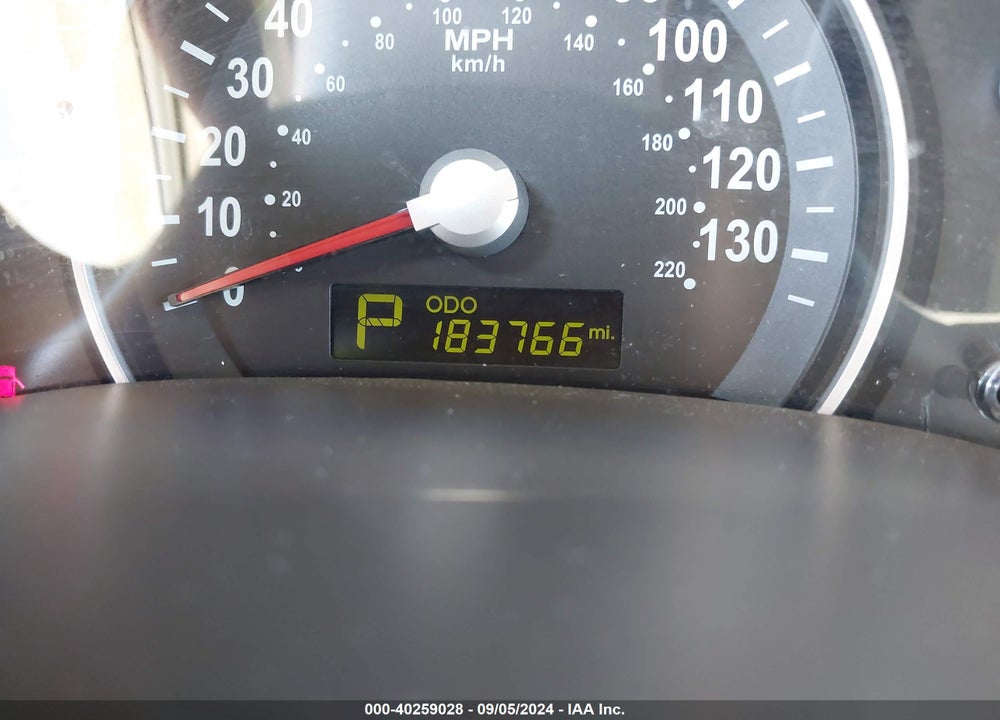 2011 KIA SEDONA LX VIN: KNDMG4C76B6373203