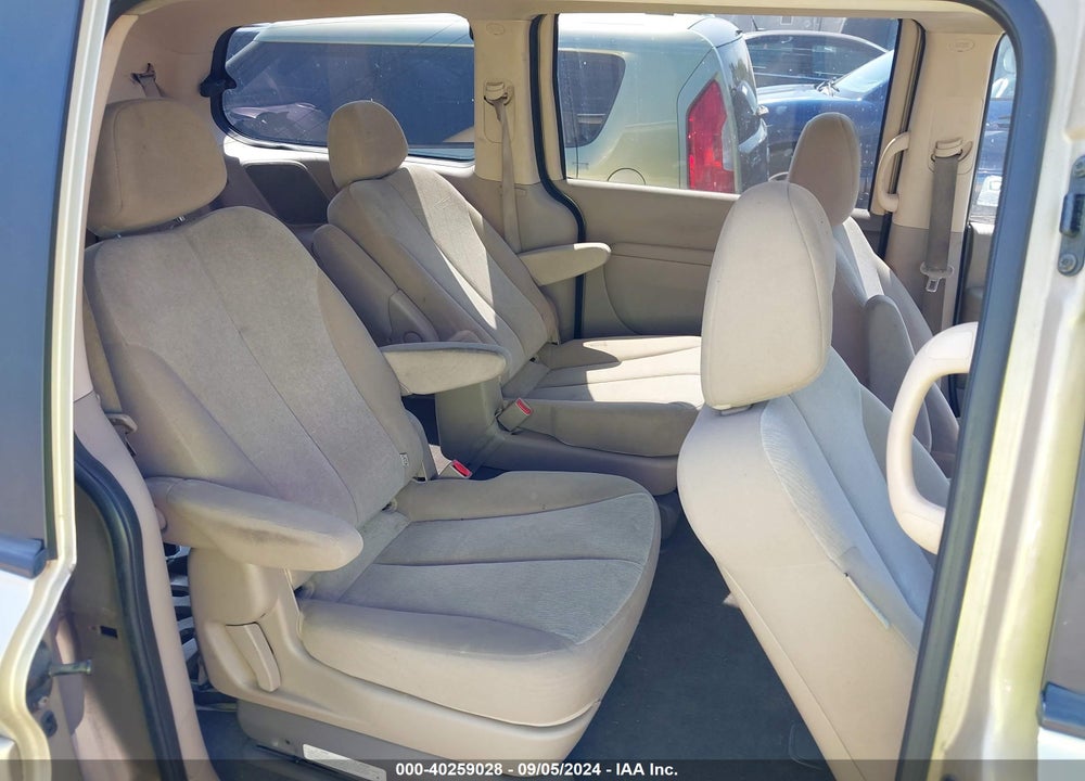 2011 KIA SEDONA LX VIN: KNDMG4C76B6373203