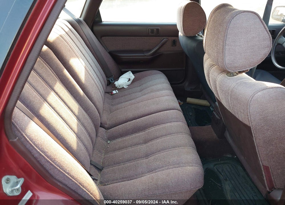 1988 TOYOTA CAMRY DLX VIN: JT2SV21W3J0235592