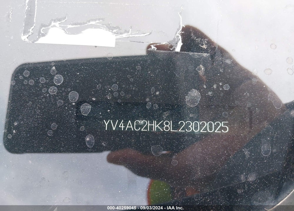 2020 VOLVO XC40 T4 MOMENTUM VIN: YV4AC2HK8L2302025