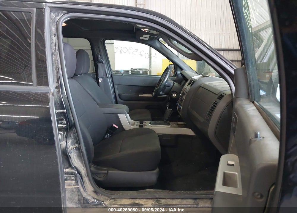 2010 FORD ESCAPE XLT VIN: 1FMCU9DG5AKA55901