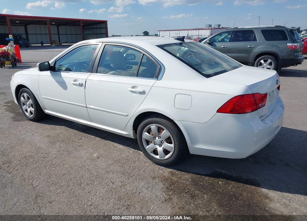2009 KIA OPTIMA LX VIN: KNAGE228395291105