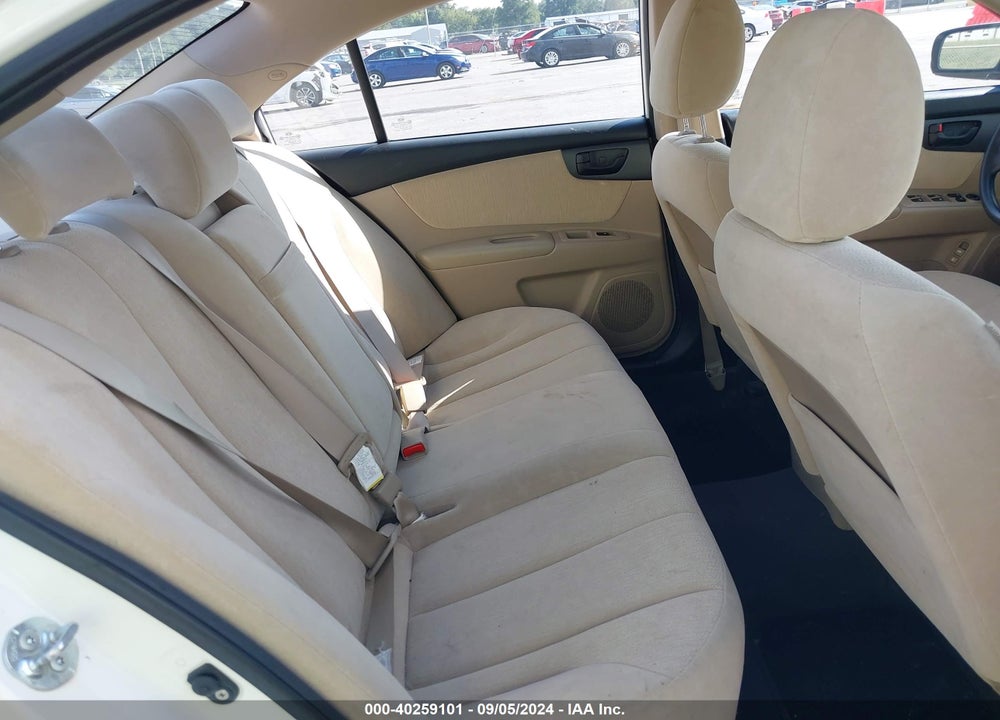 2009 KIA OPTIMA LX VIN: KNAGE228395291105
