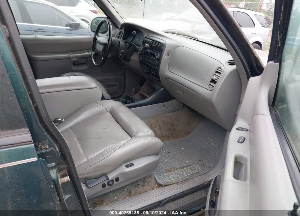 1996 FORD EXPLORER VIN: 1FMDU34X9TUA31853