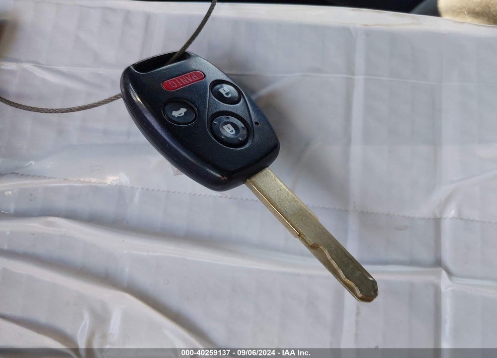 2004 HONDA ACCORD 3.0 LX VIN: 1HGCM66344A065795