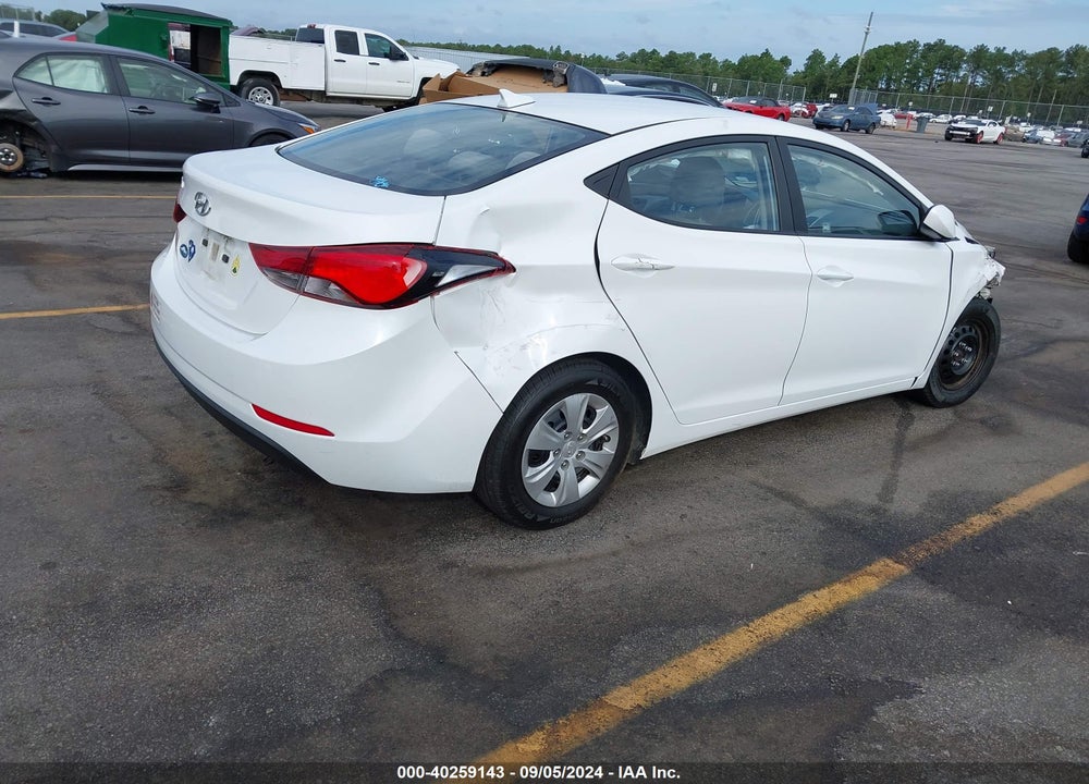 2016 HYUNDAI ELANTRA SE VIN: 5NPDH4AE6GH735218