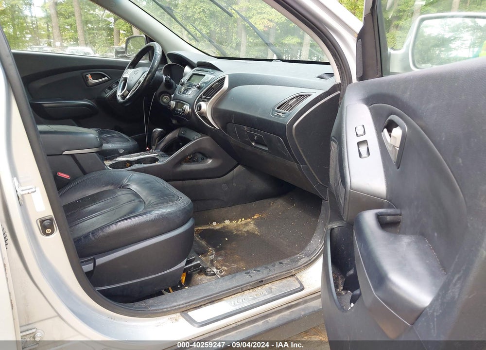 2010 HYUNDAI TUCSON LIMITED VIN: KM8JU3AC1AU077534