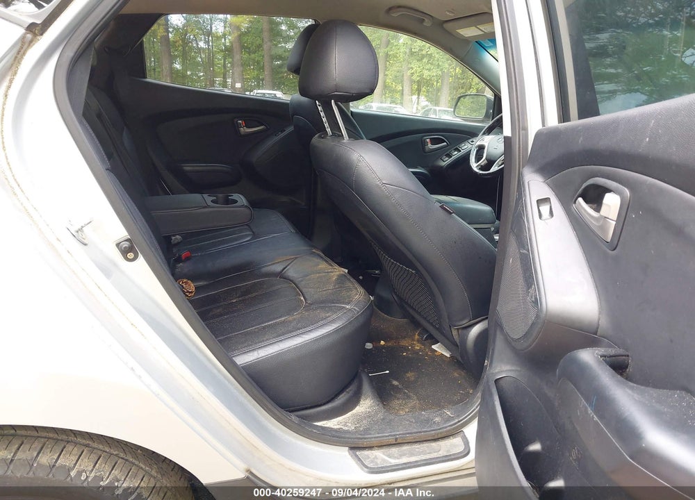2010 HYUNDAI TUCSON LIMITED VIN: KM8JU3AC1AU077534