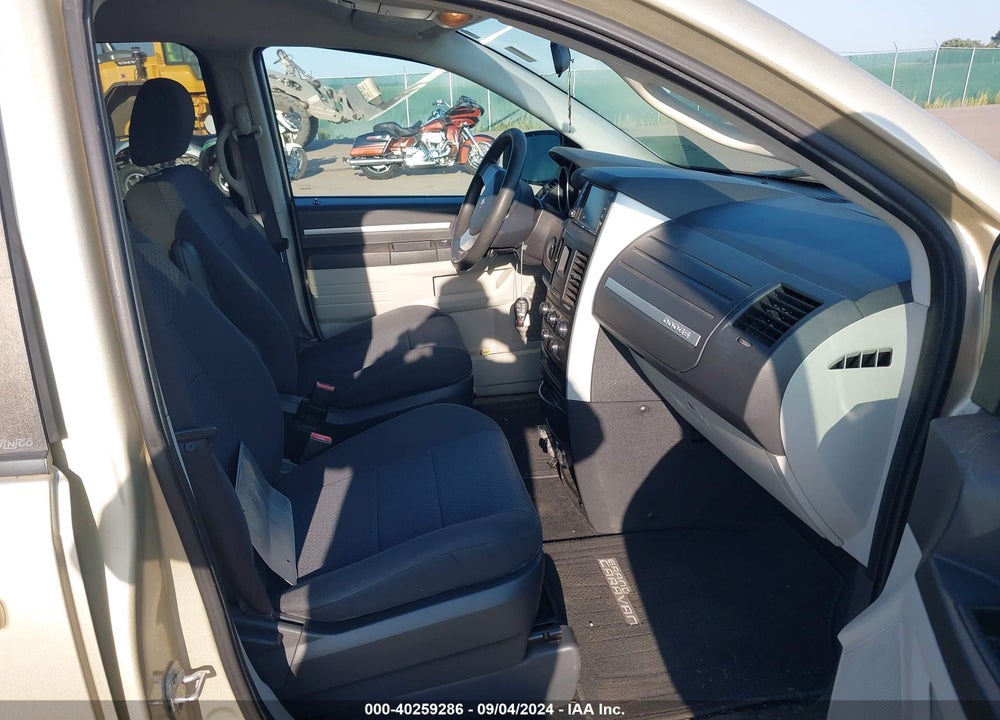 2010 DODGE GRAND CARAVAN VIN: 2D4RN4DE5AR189356