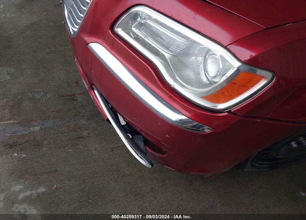 2012 CHRYSLER 300 LIMITED VIN: 2C3CCACG5CH310037