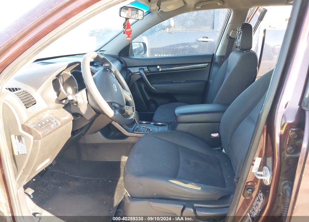2012 KIA SORENTO LX V6 VIN: 5XYKT4A21CG270280