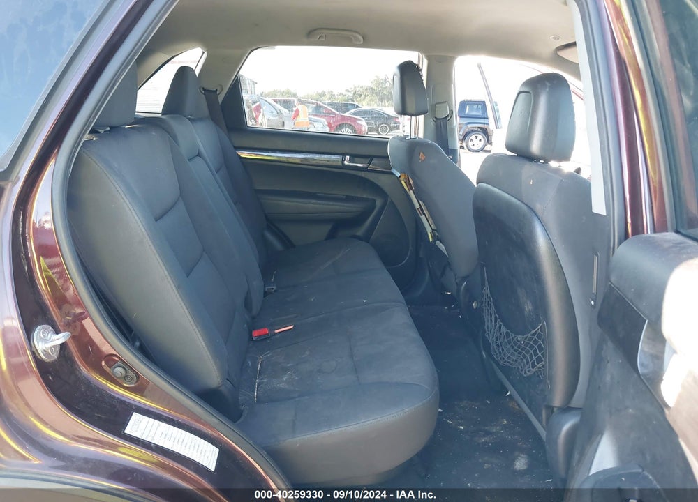 2012 KIA SORENTO LX V6 VIN: 5XYKT4A21CG270280