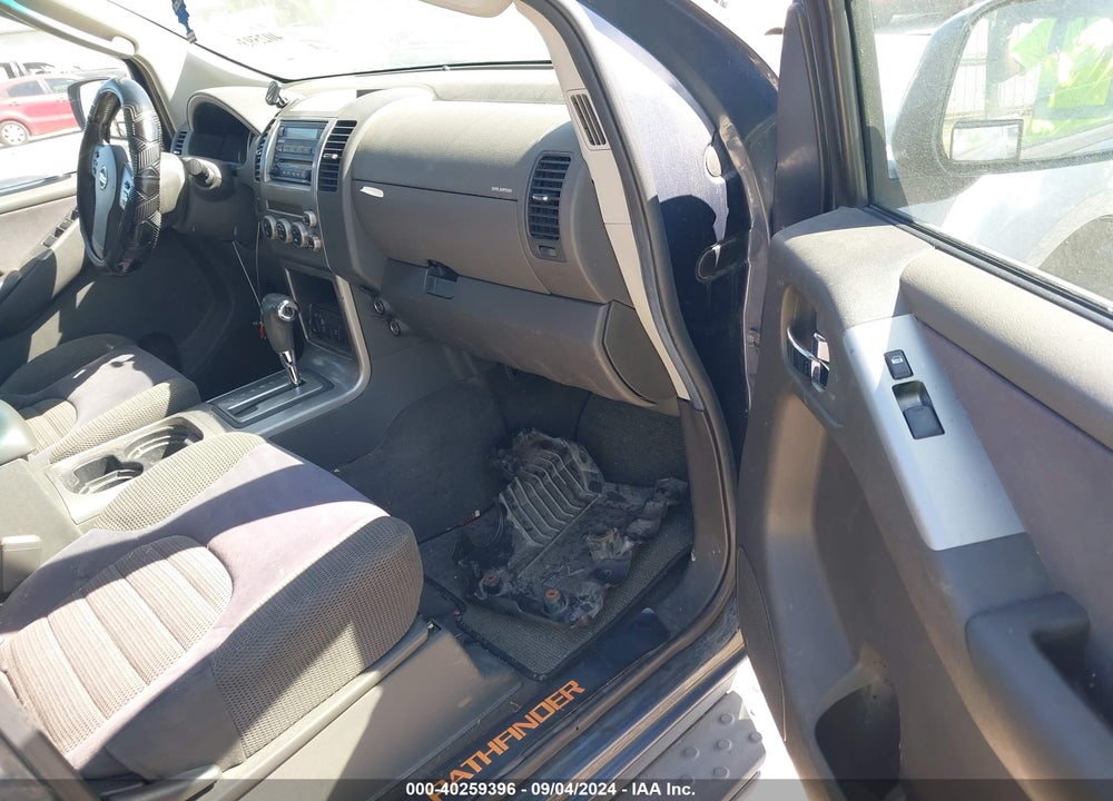 2005 NISSAN PATHFINDER SE VIN: 5N1AR18W05C788742