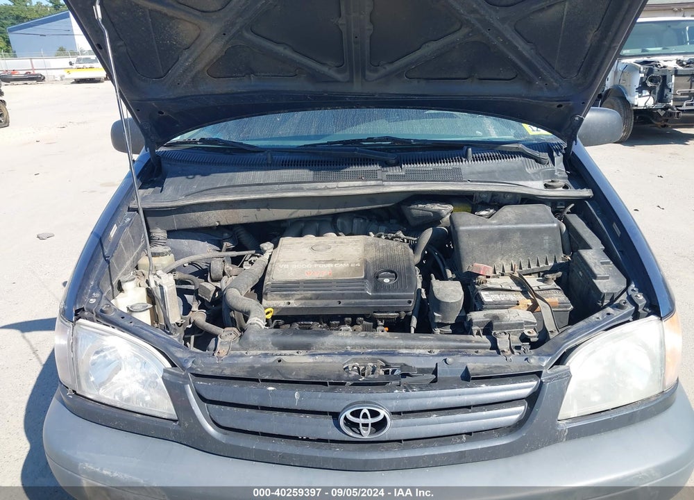 2002 TOYOTA SIENNA CE VIN: 4T3ZF19C62U482061