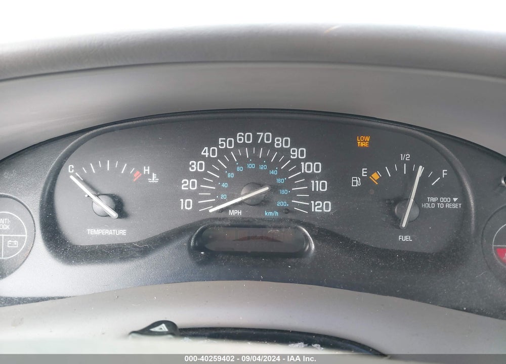 2002 BUICK CENTURY CUSTOM VIN: 2G4WS52J721144770
