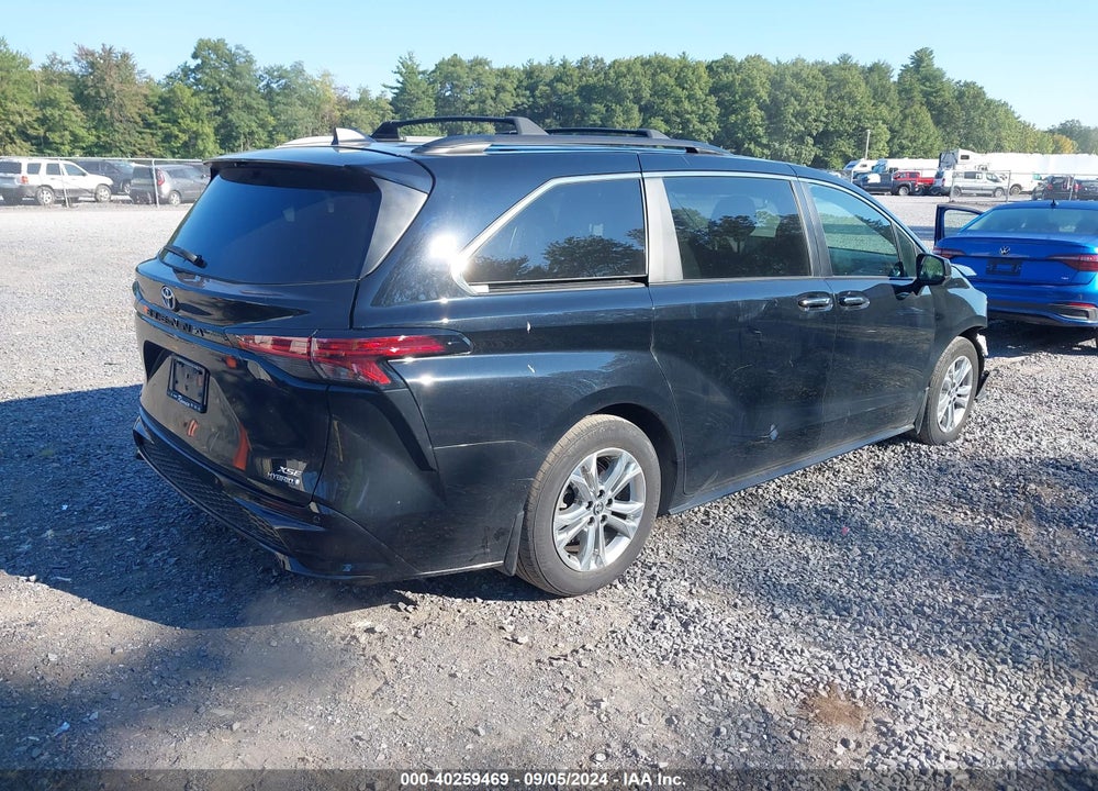 2022 TOYOTA SIENNA XSE VIN: 5TDDSKFC9NS060422