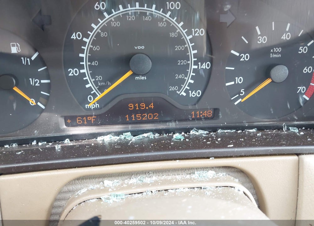 1999 MERCEDES-BENZ E 320 VIN: WDBJF65H4XA916302