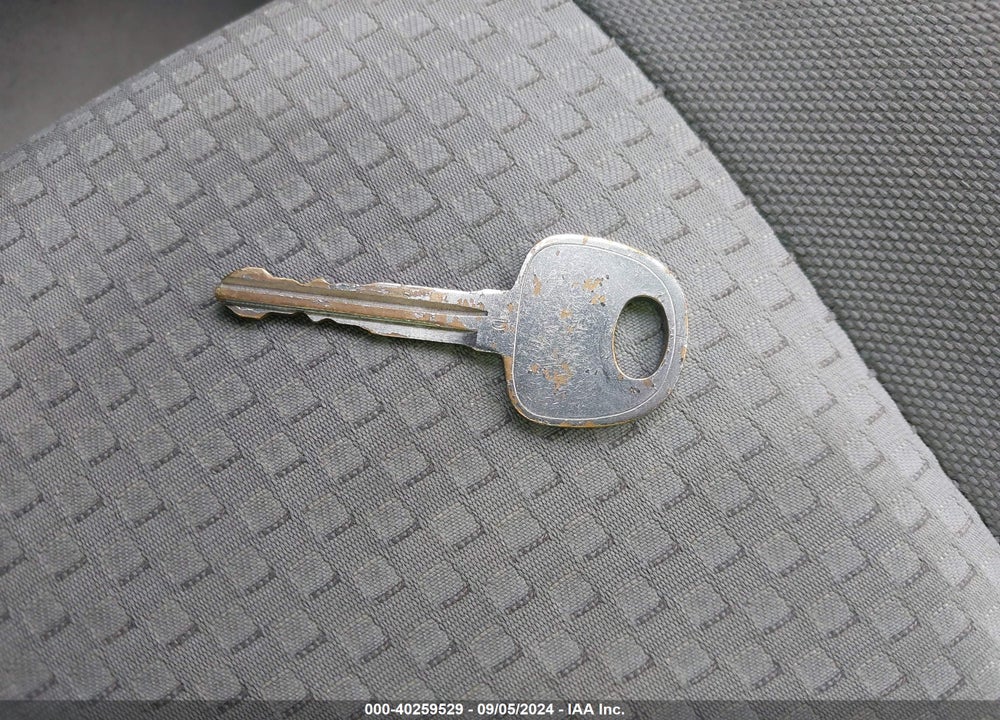 2007 HYUNDAI ACCENT GS VIN: KMHCM36C07U041859