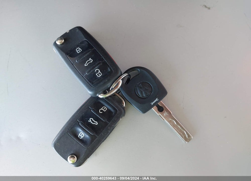 2010 VOLKSWAGEN TIGUAN SEL VIN: WVGBV7AX2AW513968