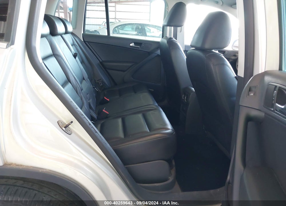 2010 VOLKSWAGEN TIGUAN SEL VIN: WVGBV7AX2AW513968