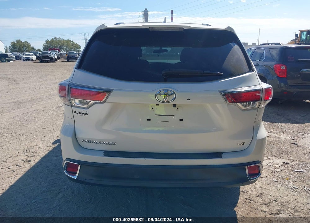 2015 TOYOTA HIGHLANDER LE PLUS V6 VIN: 5TDZKRFH6FS056985