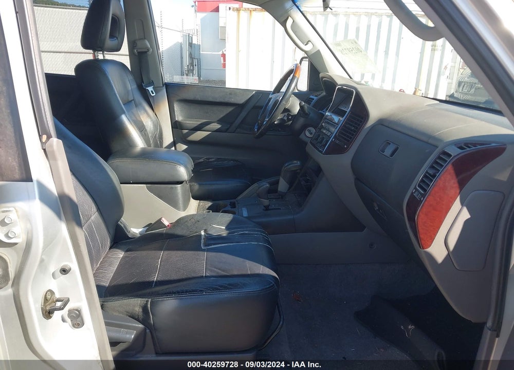 2001 MITSUBISHI MONTERO VIN: JA4MW51R01J032446
