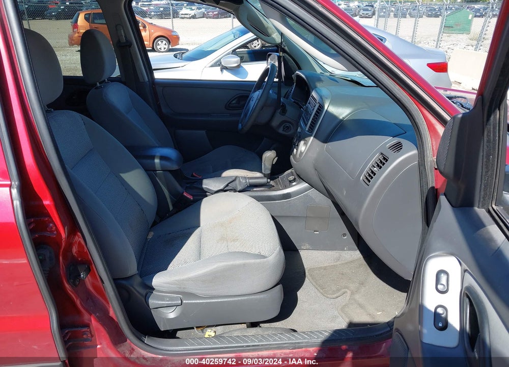 2005 FORD ESCAPE XLT VIN: 1FMCU03135KA31286