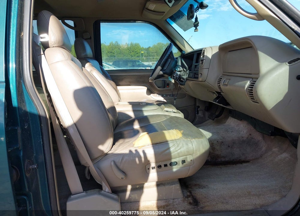 1999 CHEVROLET TAHOE VIN: 1GNEK13R3XJ313961