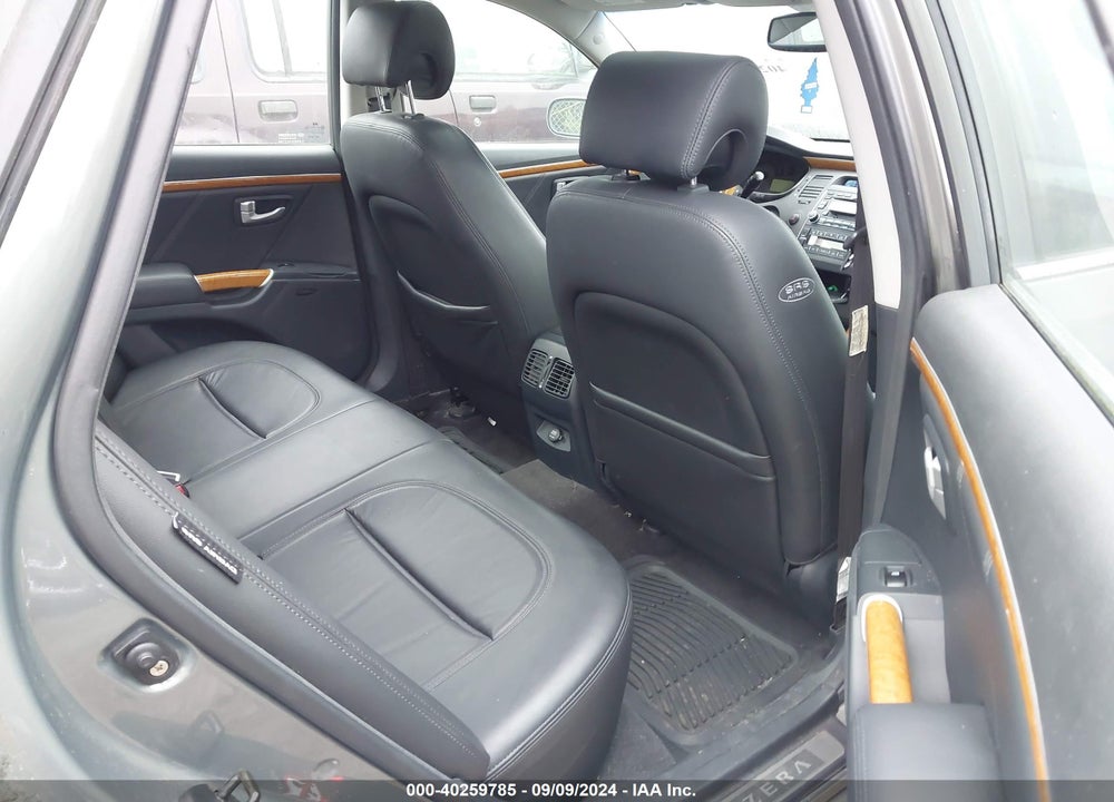2006 HYUNDAI AZERA SE/LIMITED VIN: KMHFC46F46A120855