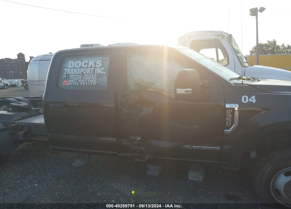 2019 FORD F-350 CHASSIS XL VIN: 1FD8W3HT7KEE19935