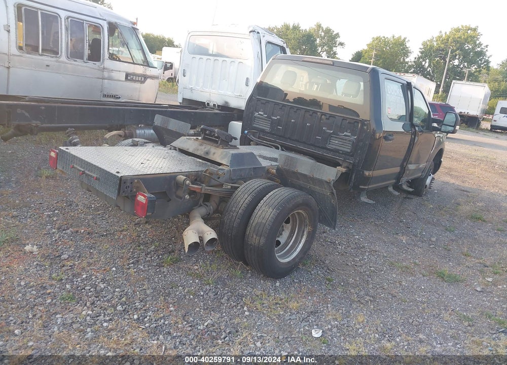 2019 FORD F-350 CHASSIS XL VIN: 1FD8W3HT7KEE19935