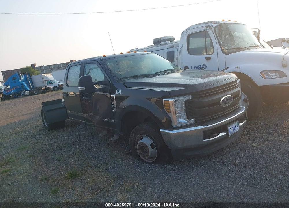 2019 FORD F-350 CHASSIS XL VIN: 1FD8W3HT7KEE19935