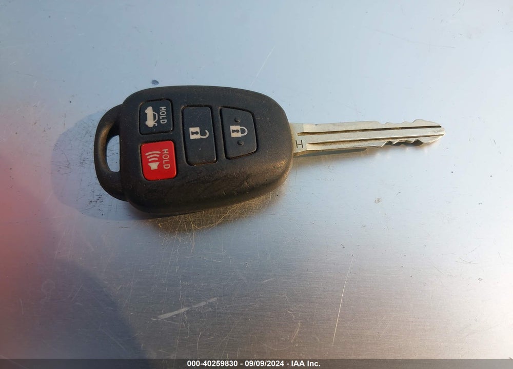 2014 TOYOTA COROLLA LE VIN: 2T1BURHE3EC185272