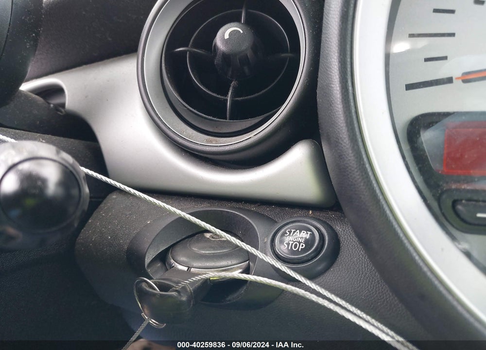 2013 MINI HARDTOP COOPER VIN: WMWSU3C59DT685199