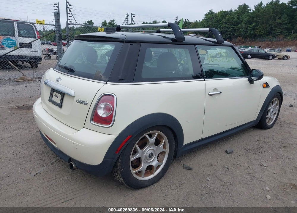 2013 MINI HARDTOP COOPER VIN: WMWSU3C59DT685199