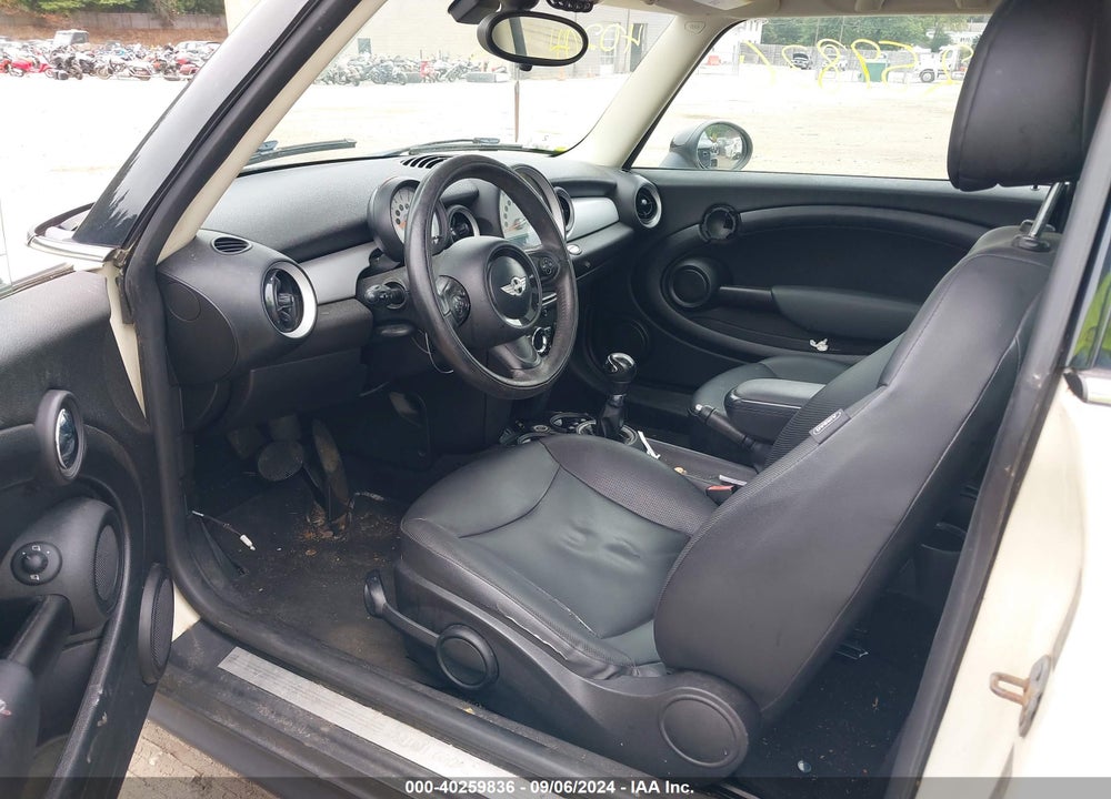 2013 MINI HARDTOP COOPER VIN: WMWSU3C59DT685199