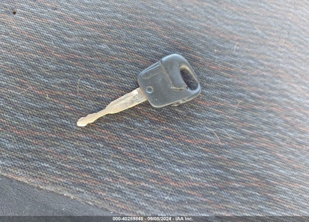 2000 FORD FOCUS VIN: 1FAFP34PXYW201806