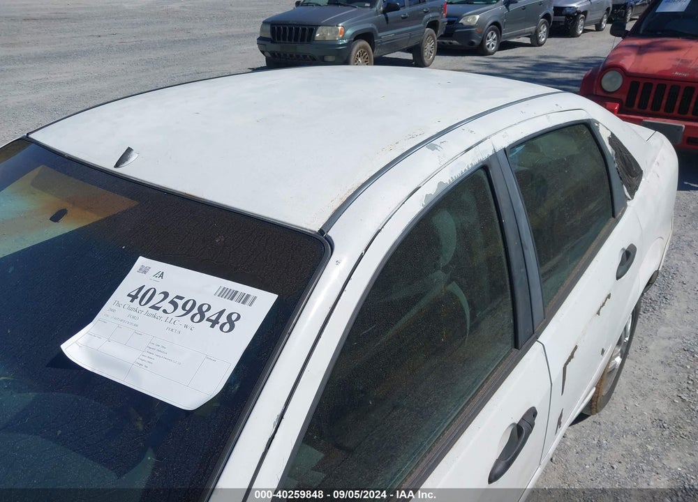 2000 FORD FOCUS VIN: 1FAFP34PXYW201806