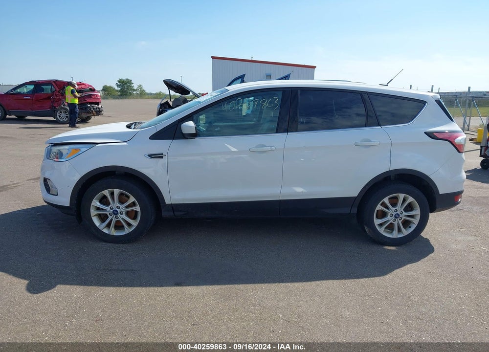 2017 FORD ESCAPE SE VIN: 1FMCU9GD2HUC79885