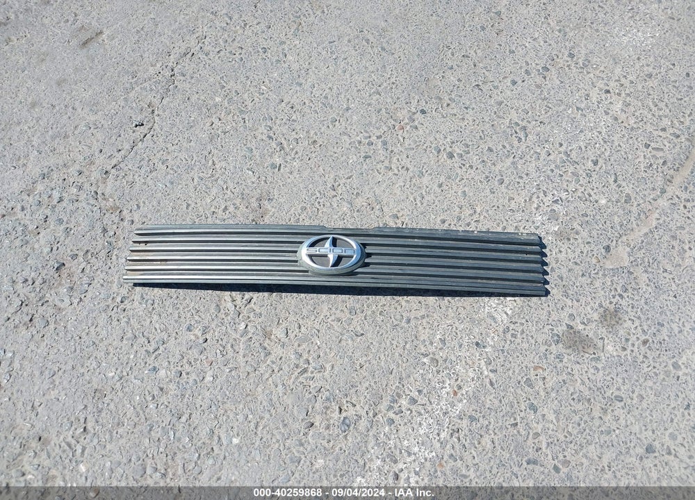 2004 SCION XB VIN: JTLKT334140134803