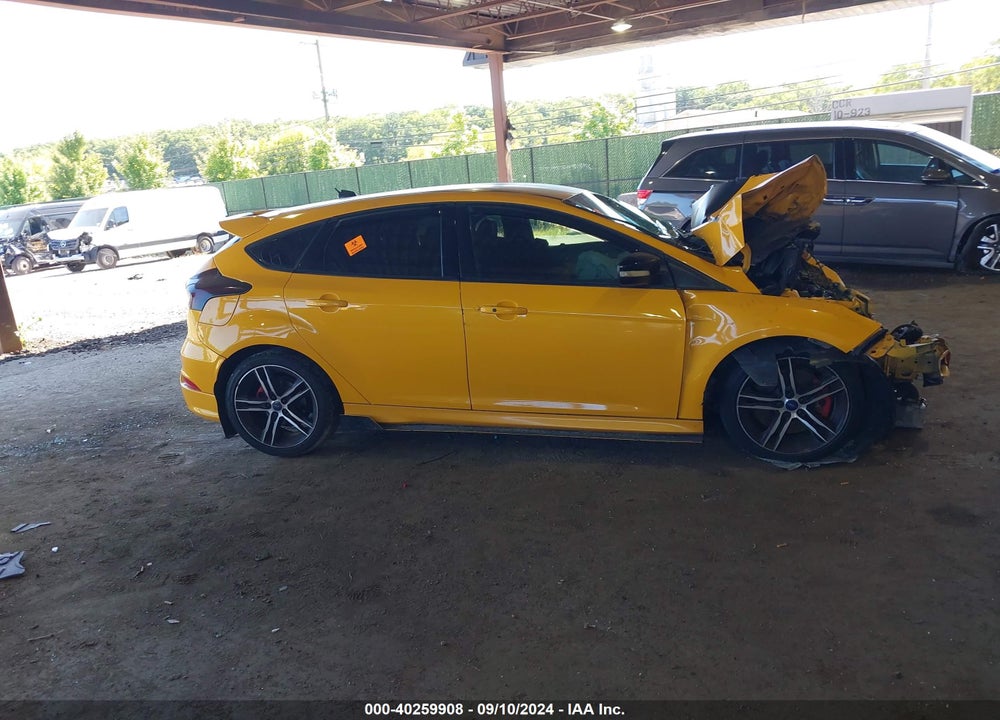 2016 FORD FOCUS VIN: 1FADP3L94GL240658