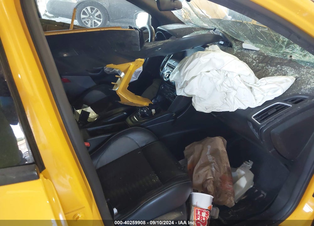 2016 FORD FOCUS VIN: 1FADP3L94GL240658