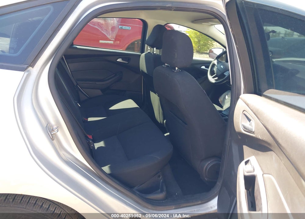 2015 FORD FOCUS SE VIN: 1FADP3F20FL343041