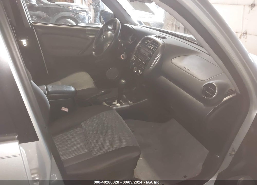 2004 TOYOTA RAV4 VIN: JTEGD20V240021458