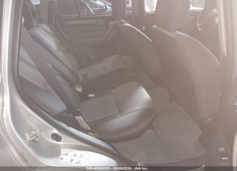 2004 TOYOTA RAV4 VIN: JTEGD20V240021458
