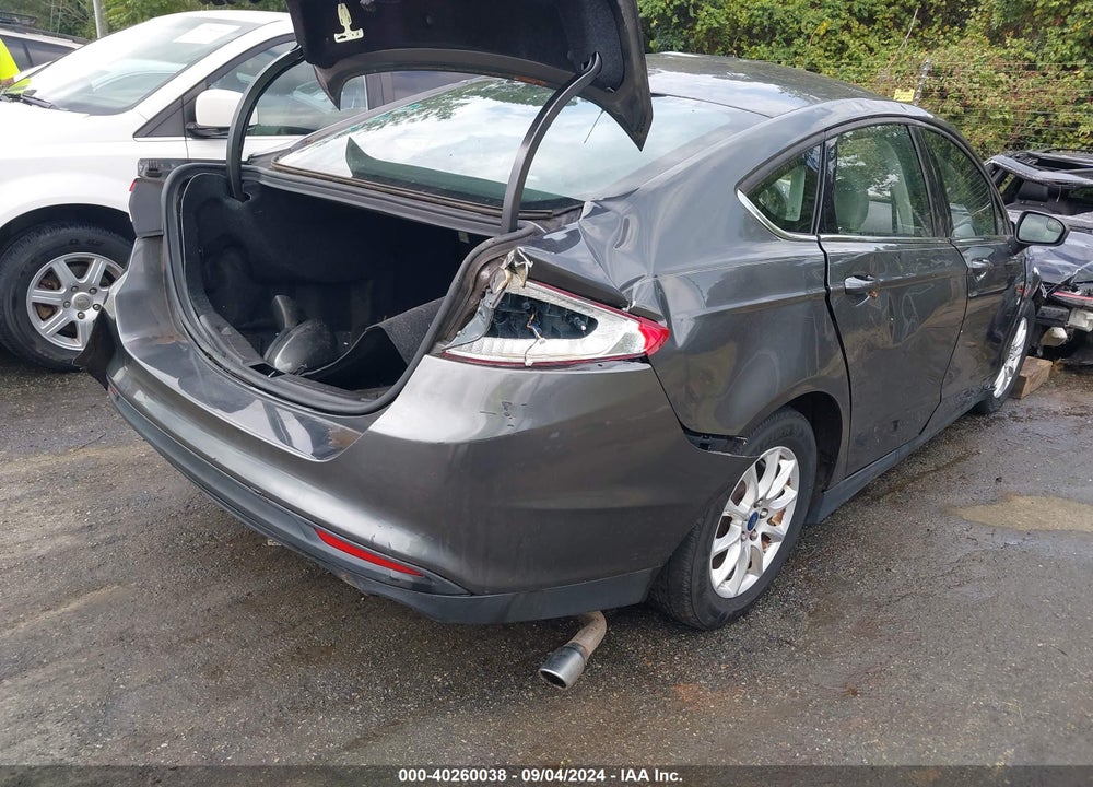 2015 FORD FUSION S VIN: 3FA6P0G78FR167861