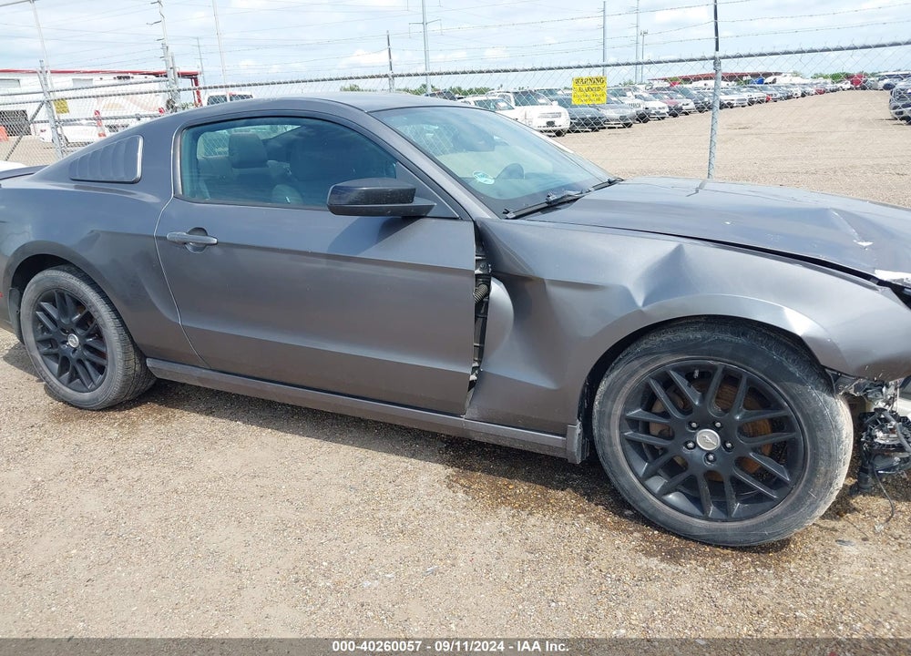2014 FORD MUSTANG V6 VIN: 1ZVBP8AM2E5252196